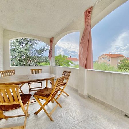 Family Apartments Viva Close To The Beach Krk Town Εξωτερικό φωτογραφία