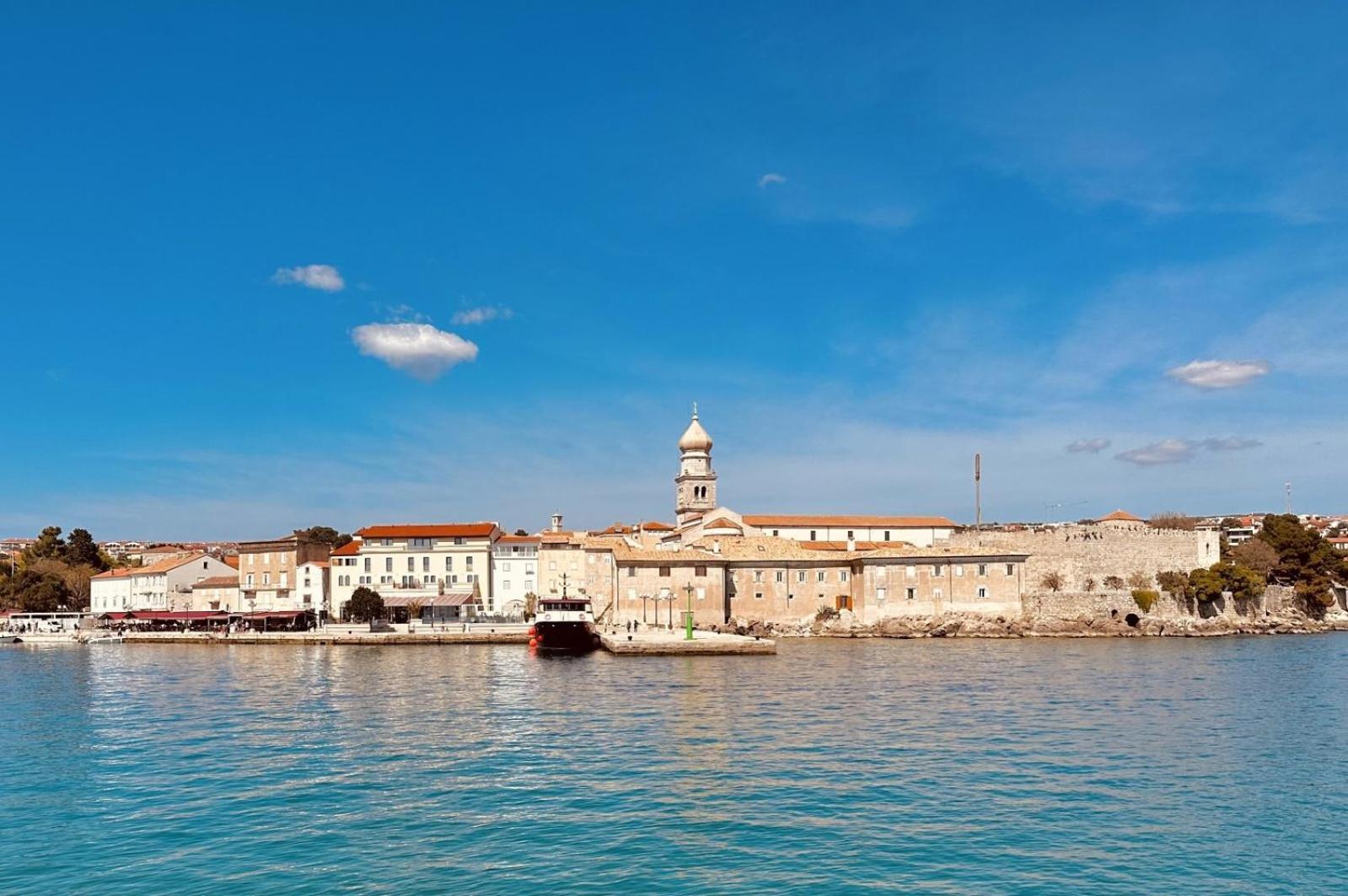 Family Apartments Viva Close To The Beach Krk Town Εξωτερικό φωτογραφία