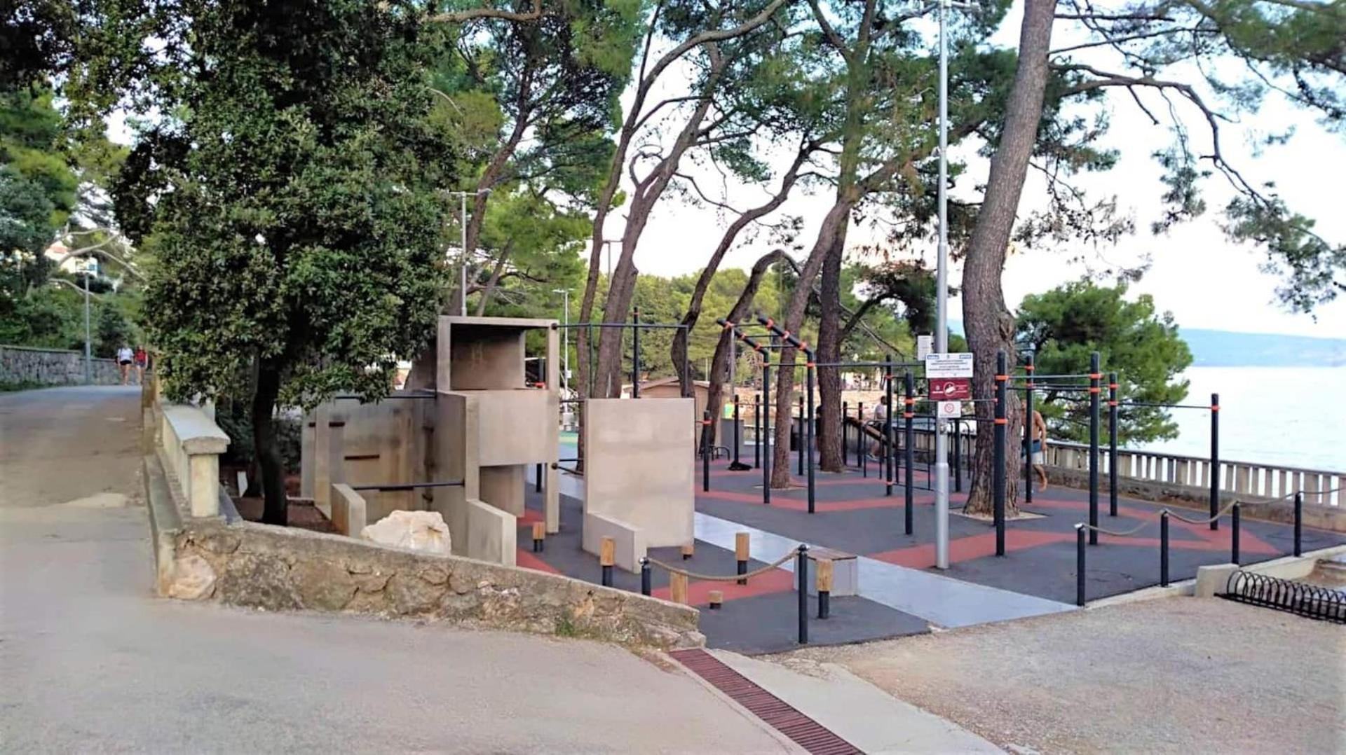 Family Apartments Viva Close To The Beach Krk Town Εξωτερικό φωτογραφία