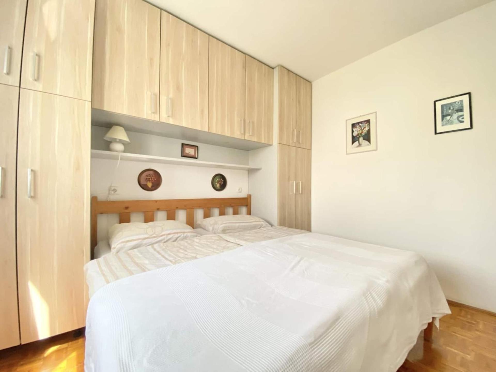 Family Apartments Viva Close To The Beach Krk Town Εξωτερικό φωτογραφία
