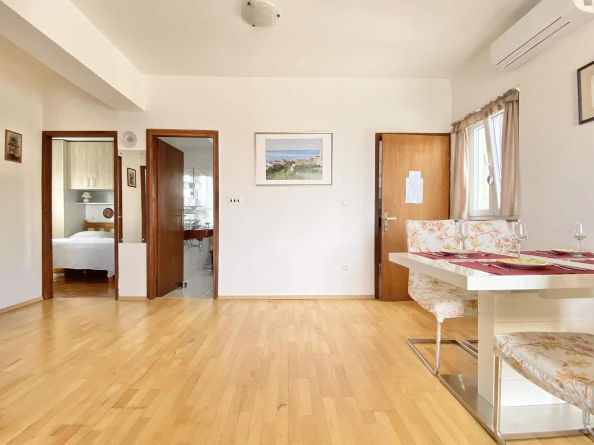 Family Apartments Viva Close To The Beach Krk Town Εξωτερικό φωτογραφία