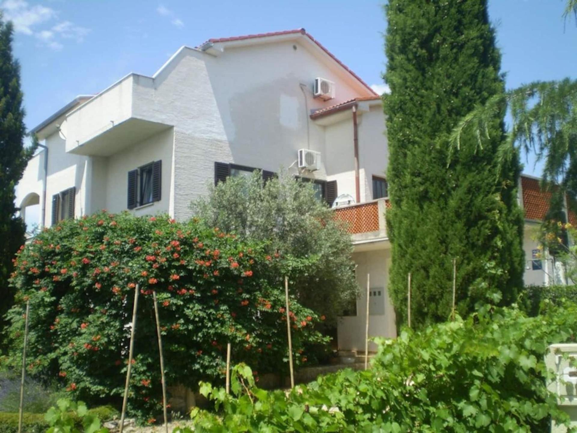 Family Apartments Viva Close To The Beach Krk Town Εξωτερικό φωτογραφία