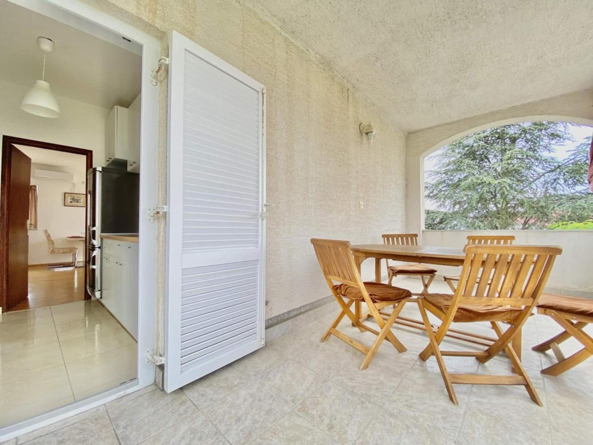Family Apartments Viva Close To The Beach Krk Town Εξωτερικό φωτογραφία