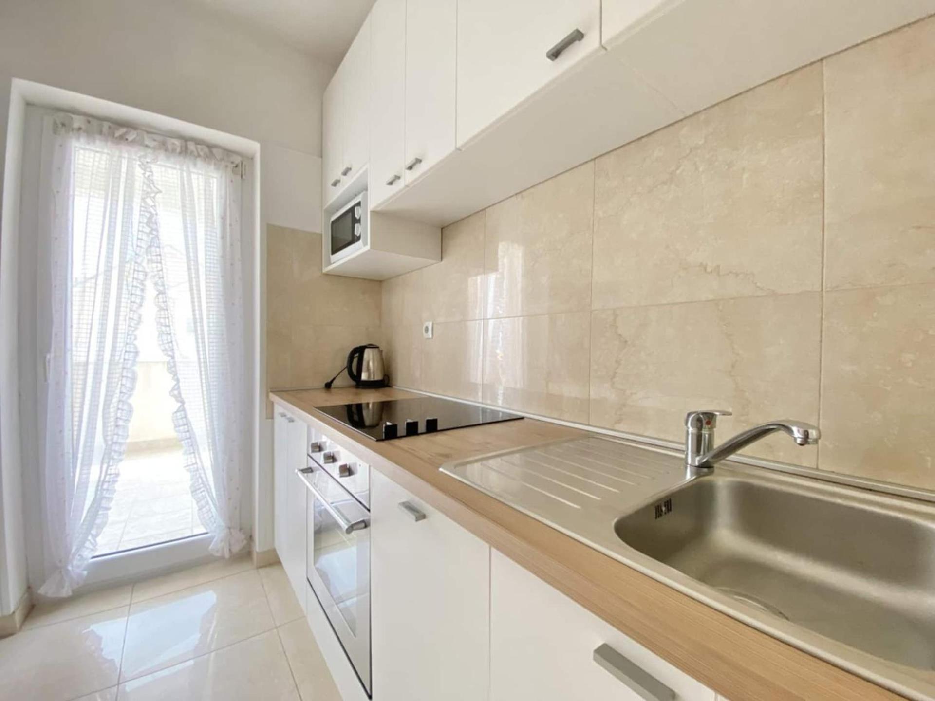 Family Apartments Viva Close To The Beach Krk Town Εξωτερικό φωτογραφία