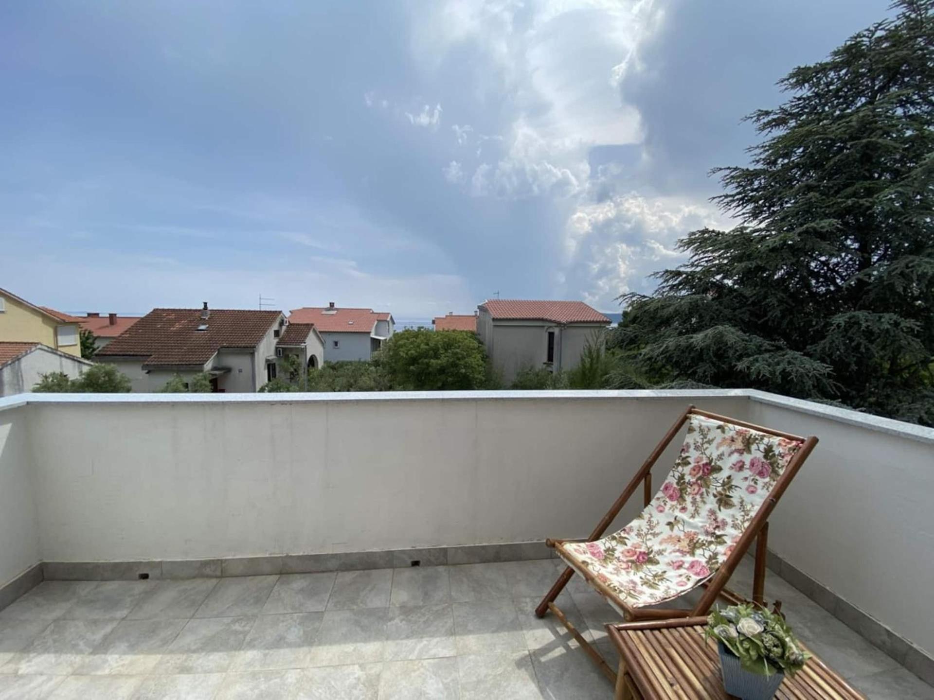 Family Apartments Viva Close To The Beach Krk Town Εξωτερικό φωτογραφία