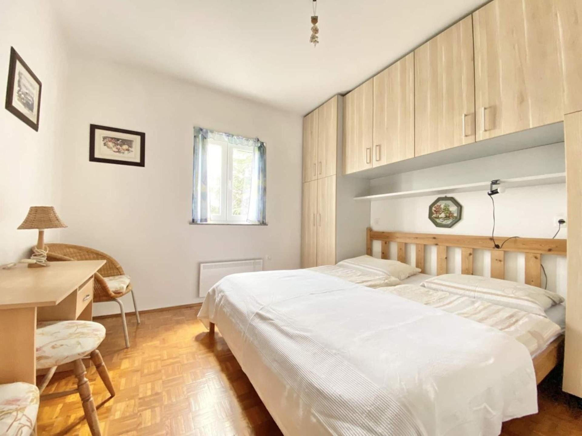 Family Apartments Viva Close To The Beach Krk Town Εξωτερικό φωτογραφία